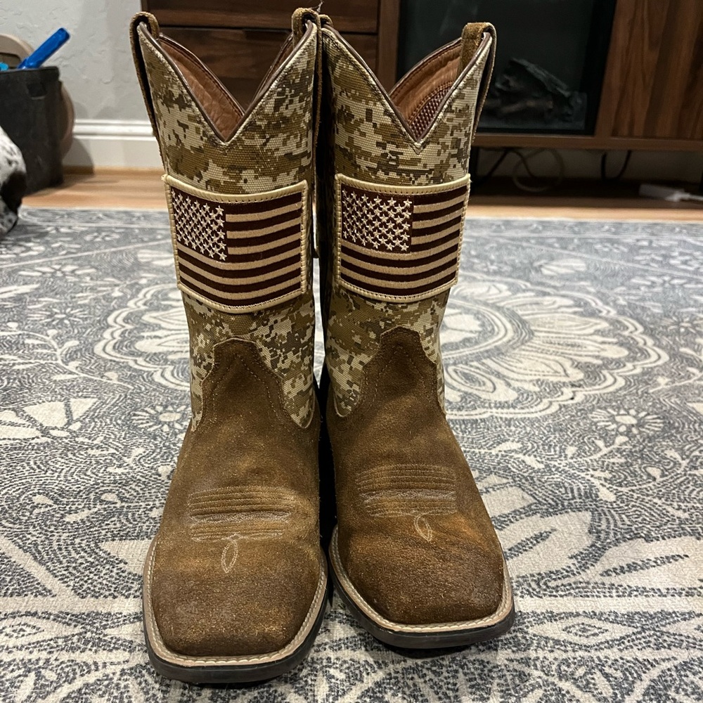 Ariat boots size 9 1/2 D